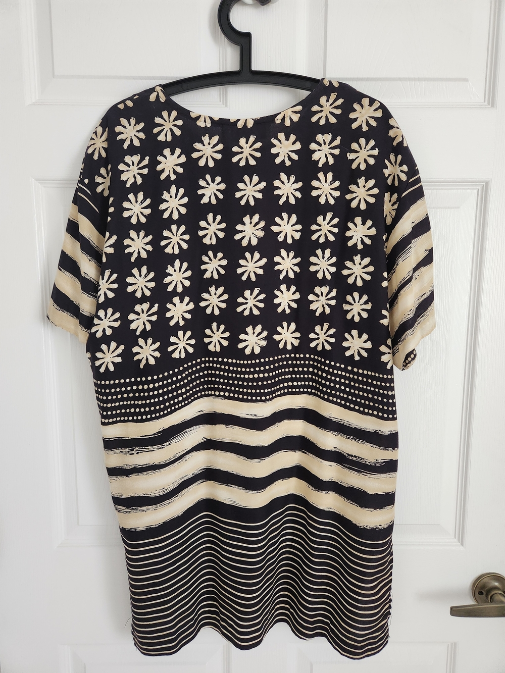Jessica Howard Black and Cream Graphic Mini Dress